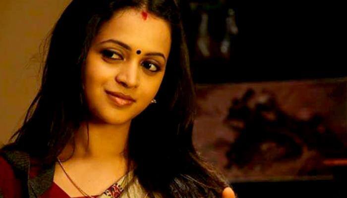 திருமணத்துக்கு பிறகு கேரளாவில் நடனம் ஆடிய பாவனா: ரசிகர்கள் மகிழ்ச்சி!! திருமணத்துக்கு பிறகு கேரளாவில் நடனம் ஆடிய பாவனா: ரசிகர்கள் மகிழ்ச்சி!!