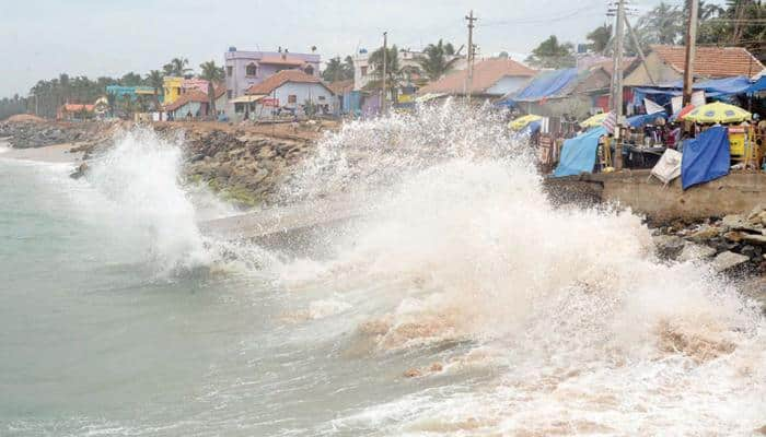 எச்சரிக்கை: கடலுக்குள் படகுகளை எடுத்துச் செல்ல வேண்டாம்!