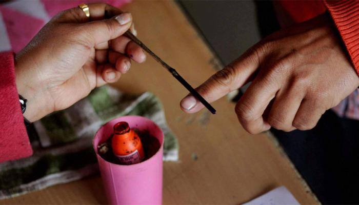 கர்நாடக யுத்தம்: வேட்புமனு தாக்கல் செய்ய இன்று கடைசி நாள்! கர்நாடக யுத்தம்: வேட்புமனு தாக்கல் செய்ய இன்று கடைசி நாள்!