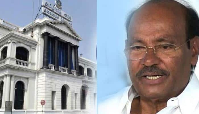 வரிவருவாய் வீழ்ச்சிக்கு தமிழக அரசின் ஊழலே காரணம்- ராமதாஸ் தாக்கு வரிவருவாய் வீழ்ச்சிக்கு தமிழக அரசின் ஊழலே காரணம்- ராமதாஸ் தாக்கு