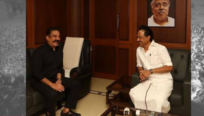 காவிரிக்காக மு.க. ஸ்டாலினை நேரில் சந்தித்து அழைப்புவிடுத்த கமல்ஹாசன் காவிரிக்காக மு.க. ஸ்டாலினை நேரில் சந்தித்து அழைப்புவிடுத்த கமல்ஹாசன்