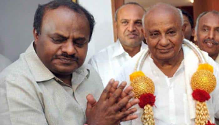 காங்கிரசுடன் சேர்ந்து ஆட்சி அமைக்கும் குமாரசாமிக்கு முதல்வர் பதவி..! காங்கிரசுடன் சேர்ந்து ஆட்சி அமைக்கும் குமாரசாமிக்கு முதல்வர் பதவி..!
