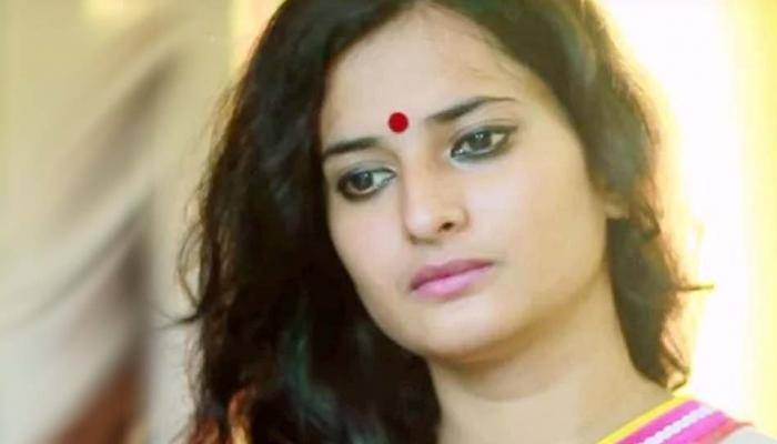 பிரபல சினிமா நடிகை, சாலை விபத்தில் பலி! பிரபல சினிமா நடிகை, சாலை விபத்தில் பலி!
