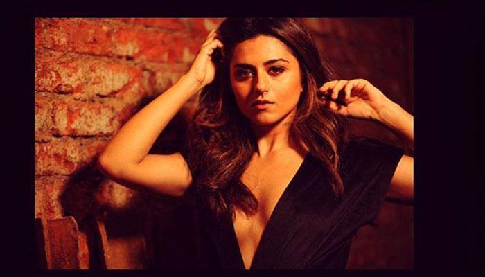 SeePics: ஹாட் புகைப்படம் வெளியிட்ட பிரபல சீரியல் நடிகை! SeePics: ஹாட் புகைப்படம் வெளியிட்ட பிரபல சீரியல் நடிகை!