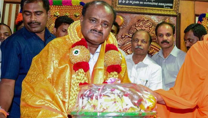 இன்று முதல்வராக பதவியேற்கின்றார் HD குமாரசாமி! இன்று முதல்வராக பதவியேற்கின்றார் HD குமாரசாமி!