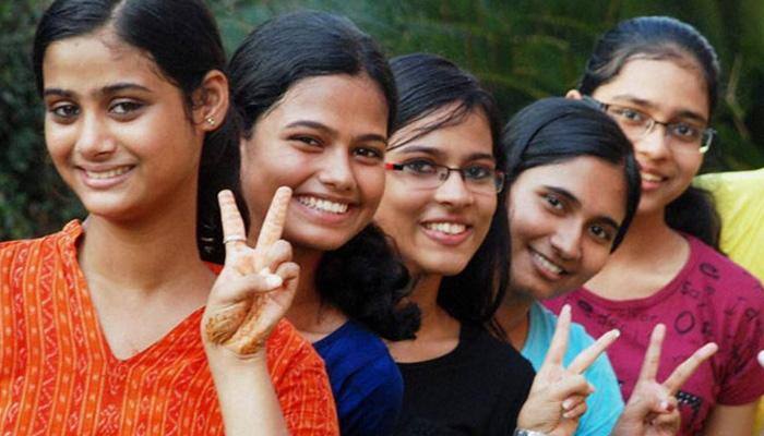 10ம் வகுப்பு தேர்ச்சி: சிவகங்கை - 98.5%; ஈரோடு - 98.38%; விருதுநகர் - 98.29% 10ம் வகுப்பு தேர்ச்சி: சிவகங்கை - 98.5%; ஈரோடு - 98.38%; விருதுநகர் - 98.29%