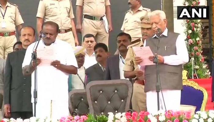 கர்நாட்டக முதல்வராக பதவியேற்றார் HD குமாரசாமி! கர்நாட்டக முதல்வராக பதவியேற்றார் HD குமாரசாமி!