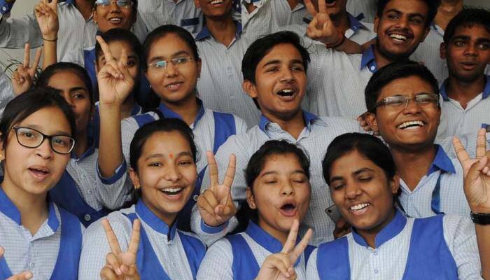 CBSE 10-ஆம் வகுப்பு தேர்வு முடிவுகள் இன்று வெளியாகிறது! CBSE 10-ஆம் வகுப்பு தேர்வு முடிவுகள் இன்று வெளியாகிறது!