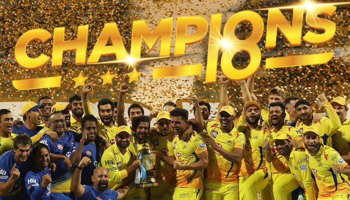 வெற்றி கொண்டாட்டத்தில் ஆட்டோ ஓட்டிய CSK அணியினர்! வீடியோ! title=