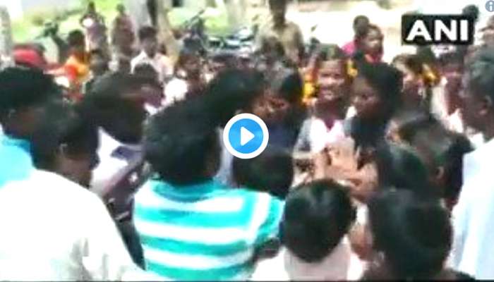 WATCH: சாட்டை பட சமுத்திரக்கனி போல் நிஜத்தில் ஒரு ஆசிரியர்!!