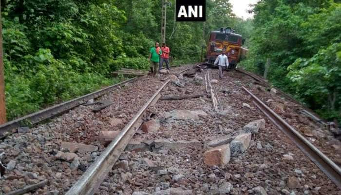 ராய்பூர் சரக்கு வண்டி தடம்புரண்டு விபத்து; நக்சல் சதியா!