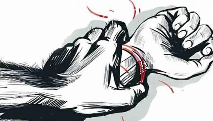 சிறுமிக்கு பாலியல் வன்கொடுமை: தலைமை ஆசிரியர் உட்பட 18 பேர் கைது! சிறுமிக்கு பாலியல் வன்கொடுமை: தலைமை ஆசிரியர் உட்பட 18 பேர் கைது!