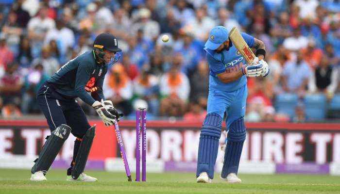 IndiaVsEng: இங்கிலாந்து அணிக்கு வெற்றி இலக்கு 257 ரன்கள்! IndiaVsEng: இங்கிலாந்து அணிக்கு வெற்றி இலக்கு 257 ரன்கள்!