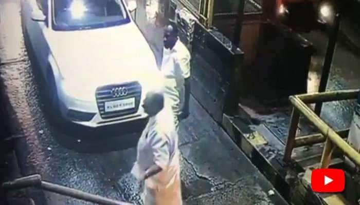 Video: Toll Plaza-வை அடித்து நொறுக்கிய கேரள MLA! title=