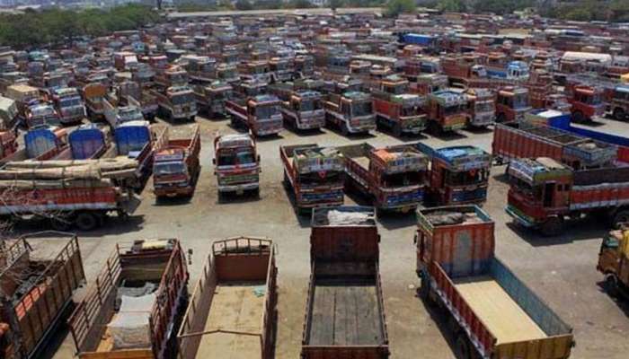 2வது நாளாக லாரி உரிமையாளர்கள் வேலை நிறுத்தம் - செவி சாய்க்குமா அரசு? 2வது நாளாக லாரி உரிமையாளர்கள் வேலை நிறுத்தம் - செவி சாய்க்குமா அரசு?