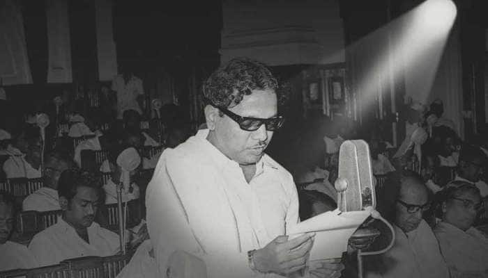 #RIPKarunanidhi முப்பெரும் தலைவர் கலைஞர் கருணாநிதி மறைந்தார்