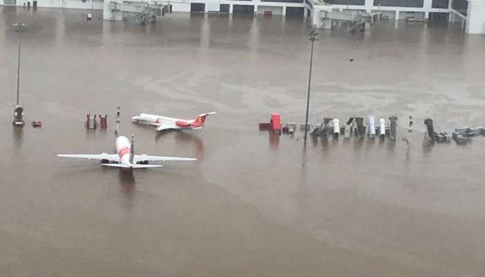 KeralaFlood: வெள்ளக்காடாய் மாறிய கொச்சி விமான நிலையம்! title=