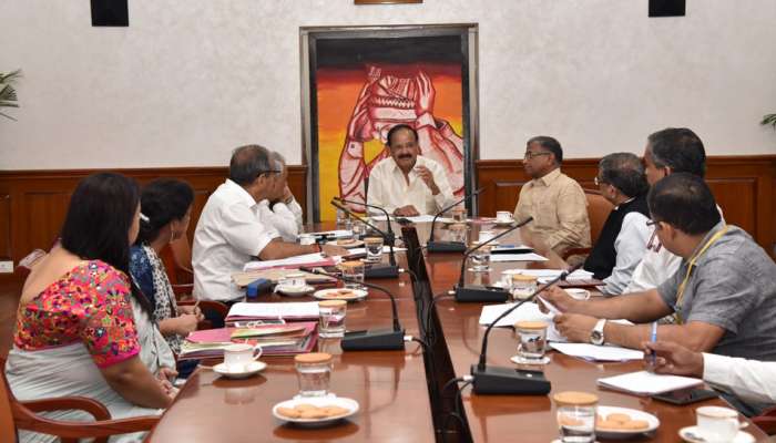KeralaFlood: ஒருமாத சம்பளத்தை வழங்கினார் வெங்கையா நாயுடு! KeralaFlood: ஒருமாத சம்பளத்தை வழங்கினார் வெங்கையா நாயுடு!