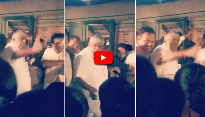 வெள்ளத்தில் பாதிக்கப்பட்ட மக்களுக்கு உணவு பொருட்களை தூக்கி எறியும் அமைச்சர்! வெள்ளத்தில் பாதிக்கப்பட்ட மக்களுக்கு உணவு பொருட்களை தூக்கி எறியும் அமைச்சர்!