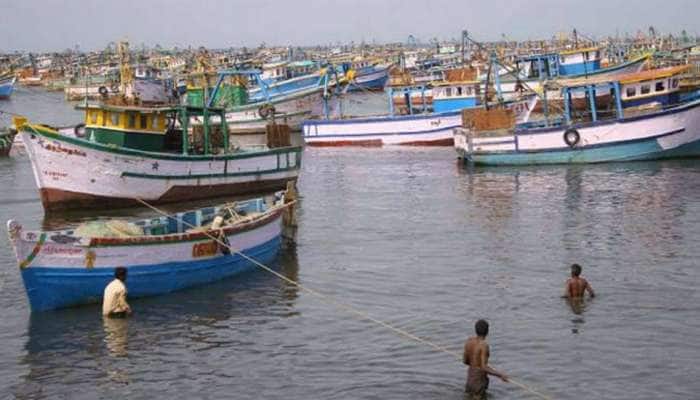 இரண்டாவது நாளாக ராமேஸ்வரம் மீனவர்கள் வேலைநிறுத்தம்! இரண்டாவது நாளாக ராமேஸ்வரம் மீனவர்கள் வேலைநிறுத்தம்!