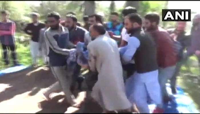 J&K: பயங்கரவாதிகளால் கடத்தப்பட்ட 3 போலீசாரின் உடல்கள் மீட்பு..! J&K: பயங்கரவாதிகளால் கடத்தப்பட்ட 3 போலீசாரின் உடல்கள் மீட்பு..!
