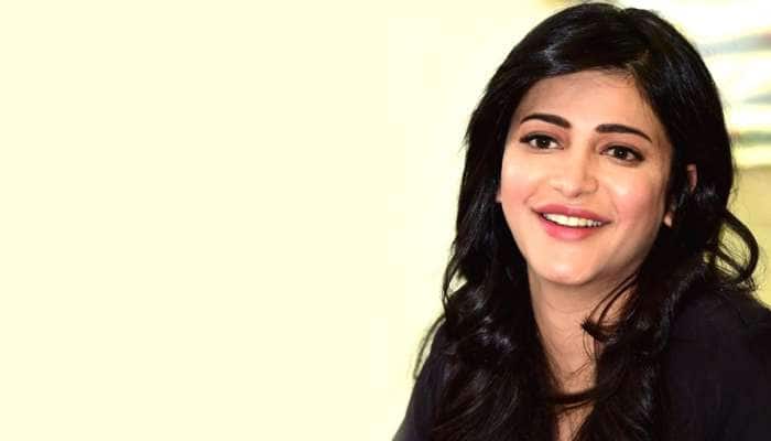 கமல்ஹாசன் Bigg Boss தொகுப்பாளர்; அப்போ...மகள் ஸ்ருதிஹாசன்... கமல்ஹாசன் Bigg Boss தொகுப்பாளர்; அப்போ...மகள் ஸ்ருதிஹாசன்...