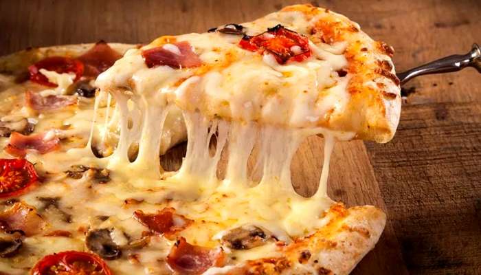 புற்றுநோய் நோயாளிகாக 362 km பயணம் செய்து Pizza டெலிவரி செய்த இளைஞன்! title=