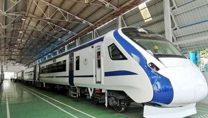 ₹ 100 கோடி மதிப்பிலான எஞ்சின் இல்லா ரயில் Train 18 அறிமுகம்....