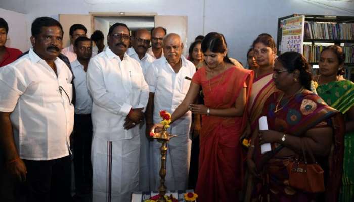 சேலம் எடப்பாடியில் டிஜிட்டல் நூலகத்தினை துவங்கிவைத்தார் ரோகிணி! சேலம் எடப்பாடியில் டிஜிட்டல் நூலகத்தினை துவங்கிவைத்தார் ரோகிணி!