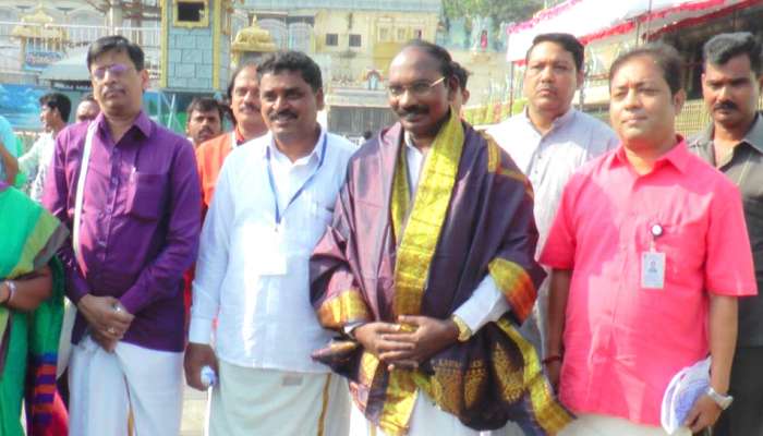 கஜா புயல் திசைமாறினால் மட்டுமே GSLV MK3 ஏவுவது தாமதமகலாம்: ISRO கஜா புயல் திசைமாறினால் மட்டுமே GSLV MK3 ஏவுவது தாமதமகலாம்: ISRO