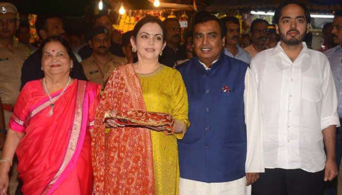 மகள் திருமணத்திற்கு ஏழுமலையானுக்கு முகேஷ் அம்பானி அழைப்பு! மகள் திருமணத்திற்கு ஏழுமலையானுக்கு முகேஷ் அம்பானி அழைப்பு!