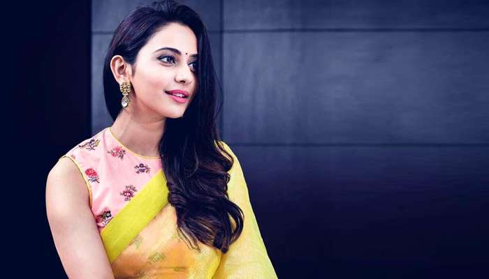 பிரபல நடிகை ஸ்டைலில் கவர்ச்சி புகைப்படத்தை வெளியிட்ட ரகுல் ப்ரீத்தி பிரபல நடிகை ஸ்டைலில் கவர்ச்சி புகைப்படத்தை வெளியிட்ட ரகுல் ப்ரீத்தி