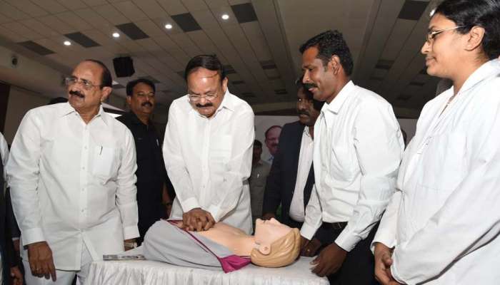 பள்ளிகளில் முதலுதவி பாடம் கட்டாயமாக்க வேண்டும் - MV நாயுடு! பள்ளிகளில் முதலுதவி பாடம் கட்டாயமாக்க வேண்டும் - MV நாயுடு!