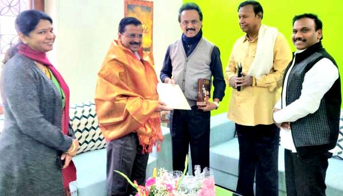 கருணாநிதி சிலை திறப்பு விழாவிற்கு ஸ்டாலின் கெஜ்ரிவாலுக்கு அழைப்பு... கருணாநிதி சிலை திறப்பு விழாவிற்கு ஸ்டாலின் கெஜ்ரிவாலுக்கு அழைப்பு...