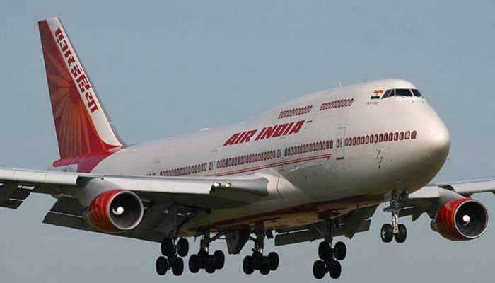 AirIndia விமானத்தில் வெக்கை பிரச்சனை; நிர்வாணமாக நடந்த பயணி... title=