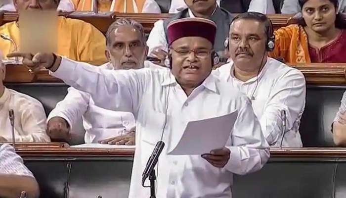10 சதவீத இட ஒதுக்கீடு மசோதா நாடாளுமன்றத்தில் தாக்கல்: ஆதரவா? எதிர்ப்பா? 10 சதவீத இட ஒதுக்கீடு மசோதா நாடாளுமன்றத்தில் தாக்கல்: ஆதரவா? எதிர்ப்பா?