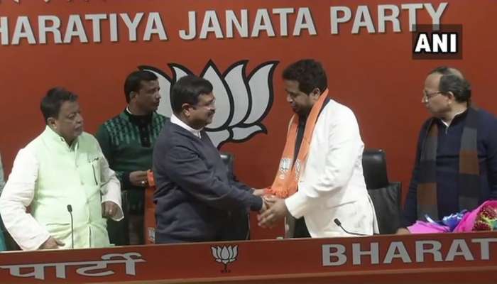 மம்தாவுக்கு பின்னடைவு: பாஜக-வில் இணைந்த திரிணமூல் காங்கிரஸ் எம்.பி. மம்தாவுக்கு பின்னடைவு: பாஜக-வில் இணைந்த திரிணமூல் காங்கிரஸ் எம்.பி.