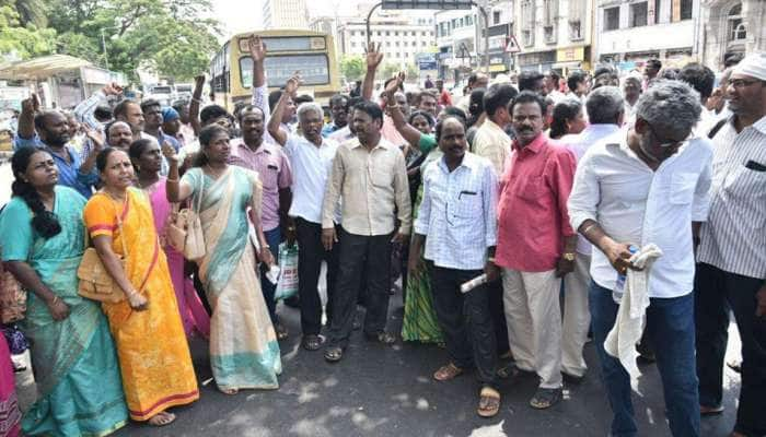 அரசு ஊழியர் போராட்டத்திற்கு தீர்வு காண வேண்டும் -இராமதாசு