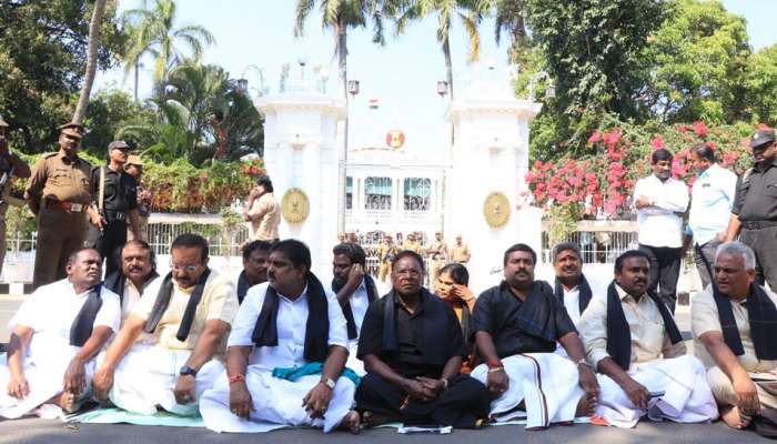 கிரண்பேடி மீது நடவடிக்கை எடுக்க வேண்டும் என புதுவை CM மோடிக்கு கடிதம்! கிரண்பேடி மீது நடவடிக்கை எடுக்க வேண்டும் என புதுவை CM மோடிக்கு கடிதம்!