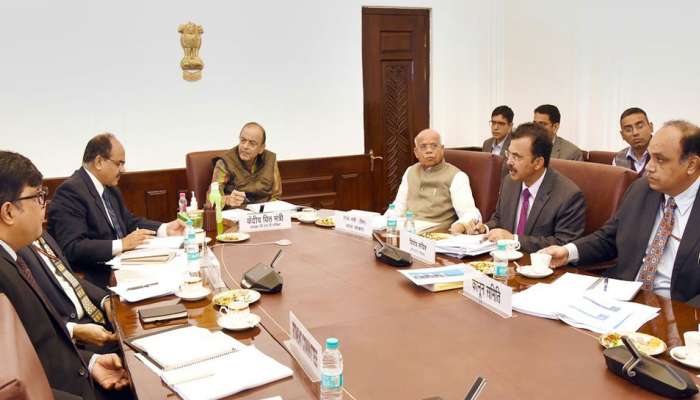 விரைவில் லாட்டரி, ரியல் எஸ்டேட் வீடுகள் மீதான GST வரி முடிவு செய்யப்படும்: அருண் ஜெட்லி விரைவில் லாட்டரி, ரியல் எஸ்டேட் வீடுகள் மீதான GST வரி முடிவு செய்யப்படும்: அருண் ஜெட்லி