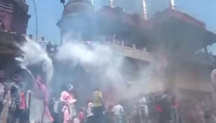 வடமாநிலங்களில் ஹோலி பண்டிகை உற்சாகமாக துவங்கியது! வடமாநிலங்களில் ஹோலி பண்டிகை உற்சாகமாக துவங்கியது!