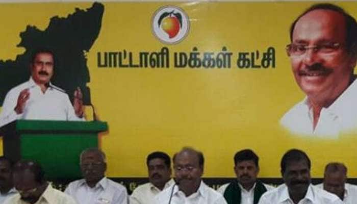 வன்னியர் கல்வி அறக்கட்டளை குறித்து அவதூறு: ஸ்டாலினுக்கு நோட்டீஸ் வன்னியர் கல்வி அறக்கட்டளை குறித்து அவதூறு: ஸ்டாலினுக்கு நோட்டீஸ்