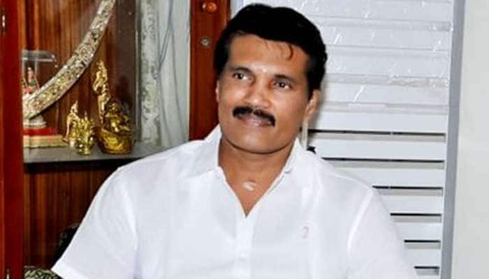 சின்னம்மா செத்துட்டாங்க..பிரச்சாரத்தில் உளறிய ரஞ்சித்!! சின்னம்மா செத்துட்டாங்க..பிரச்சாரத்தில் உளறிய ரஞ்சித்!!