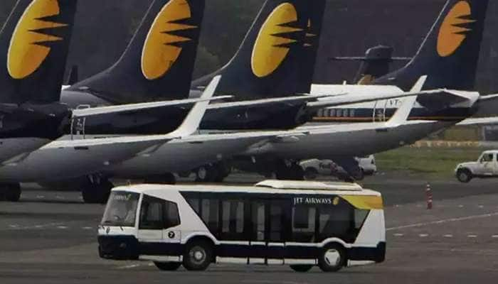 வங்கிகள் அதிரடி முடிவால், Jet Airways விமான சேவை நிறுத்தம்! title=