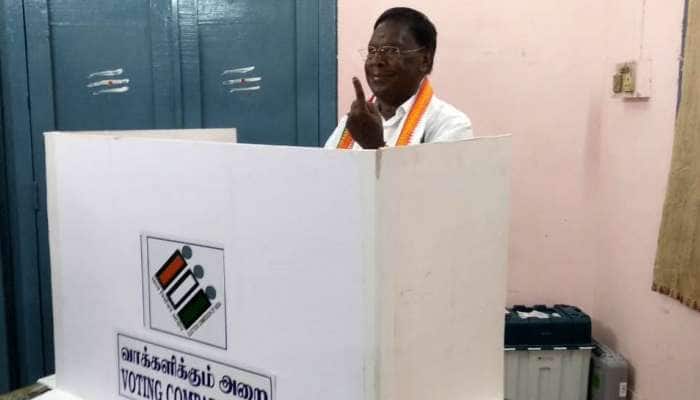 #LokSabhaElection: புதுச்சேரி முதல்வர் நாராயணசாமி வாக்களித்தார் 