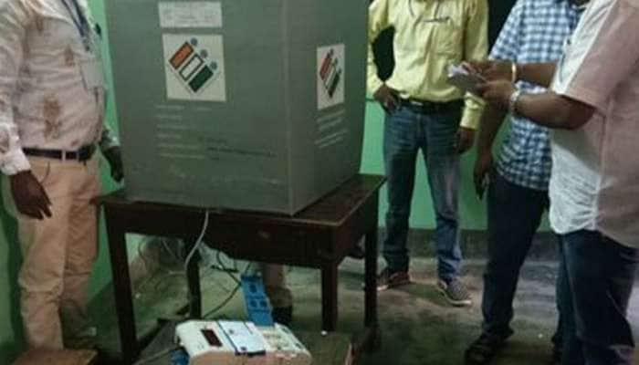 #LokSabhaElection: பல வாக்குச்சாவடிகளில் வாக்கு இயந்திரங்கள் பழுது