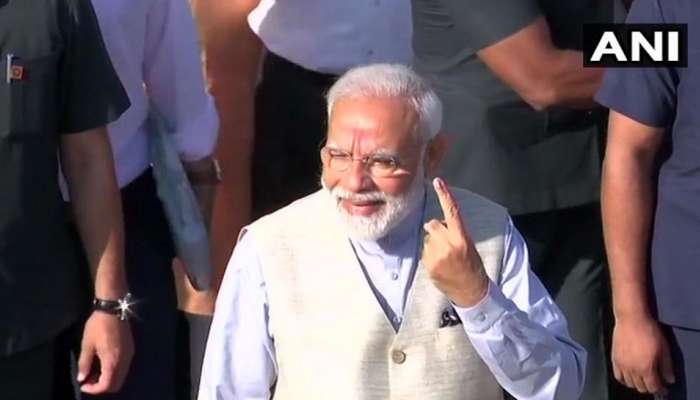 Lok Sabha Election 2019: குஜராத் அகமதாபாத்தில் தனது வாக்கை பதிவு செய்தார் பிரதமர் மோடி Lok Sabha Election 2019: குஜராத் அகமதாபாத்தில் தனது வாக்கை பதிவு செய்தார் பிரதமர் மோடி