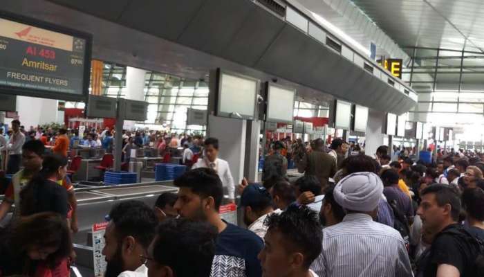 Air India நிறுவனத்தின் 137 விமானங்கள் இன்று காலதாமதமுடன் இயங்கும்! Air India நிறுவனத்தின் 137 விமானங்கள் இன்று காலதாமதமுடன் இயங்கும்!