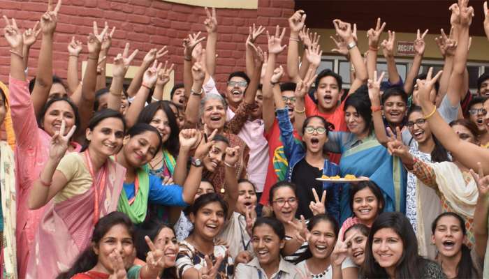 SSLC பொதுத் தேர்வு முடிவு வெளியீடு... ரிசல்ட் தெரிந்து கொள்வது எப்படி? SSLC பொதுத் தேர்வு முடிவு வெளியீடு... ரிசல்ட் தெரிந்து கொள்வது எப்படி?