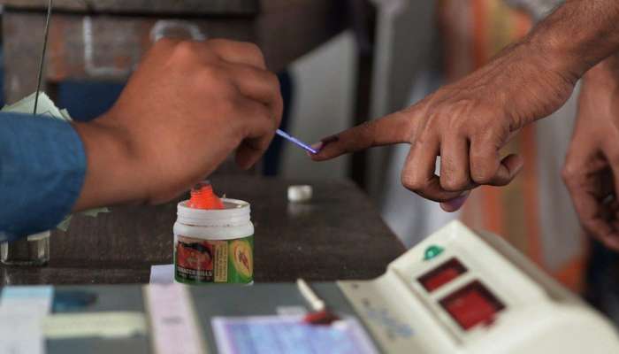 மக்களவை தேர்தலில் தமிழகத்தில் 72.01 சதவிகிதம் வாக்குப்பதிவு: EC மக்களவை தேர்தலில் தமிழகத்தில் 72.01 சதவிகிதம் வாக்குப்பதிவு: EC